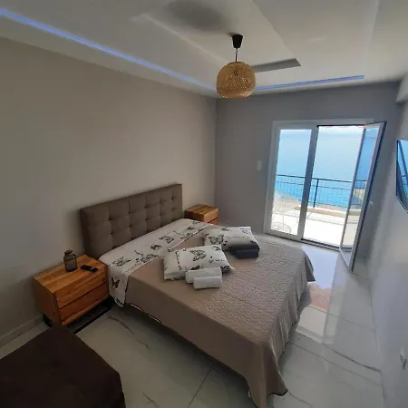 Agora Luxury 4